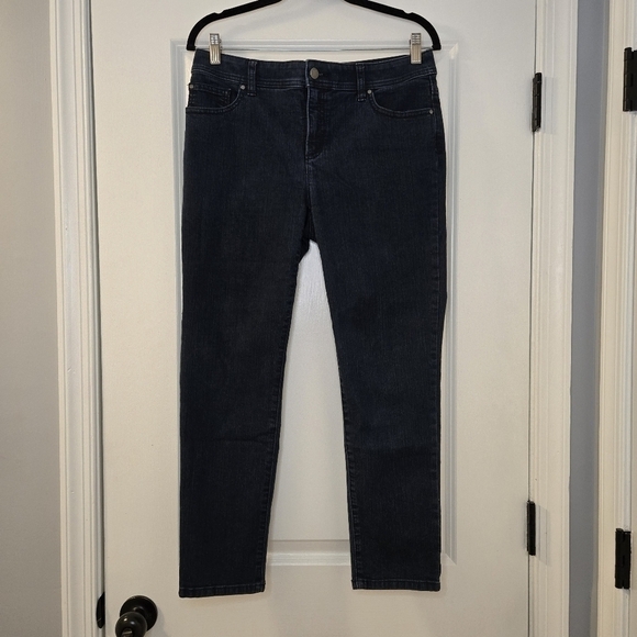 Chico's Denim - Fabulously slimming by Chicos, ankle jeans size 0 Dark Wash